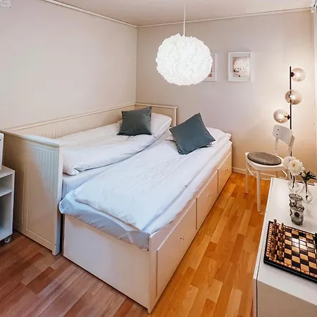 아파트 Fin Sokkelleilighet For Inntil 8 Under Ski-vm 2025 - Gratis Parkeringsplass